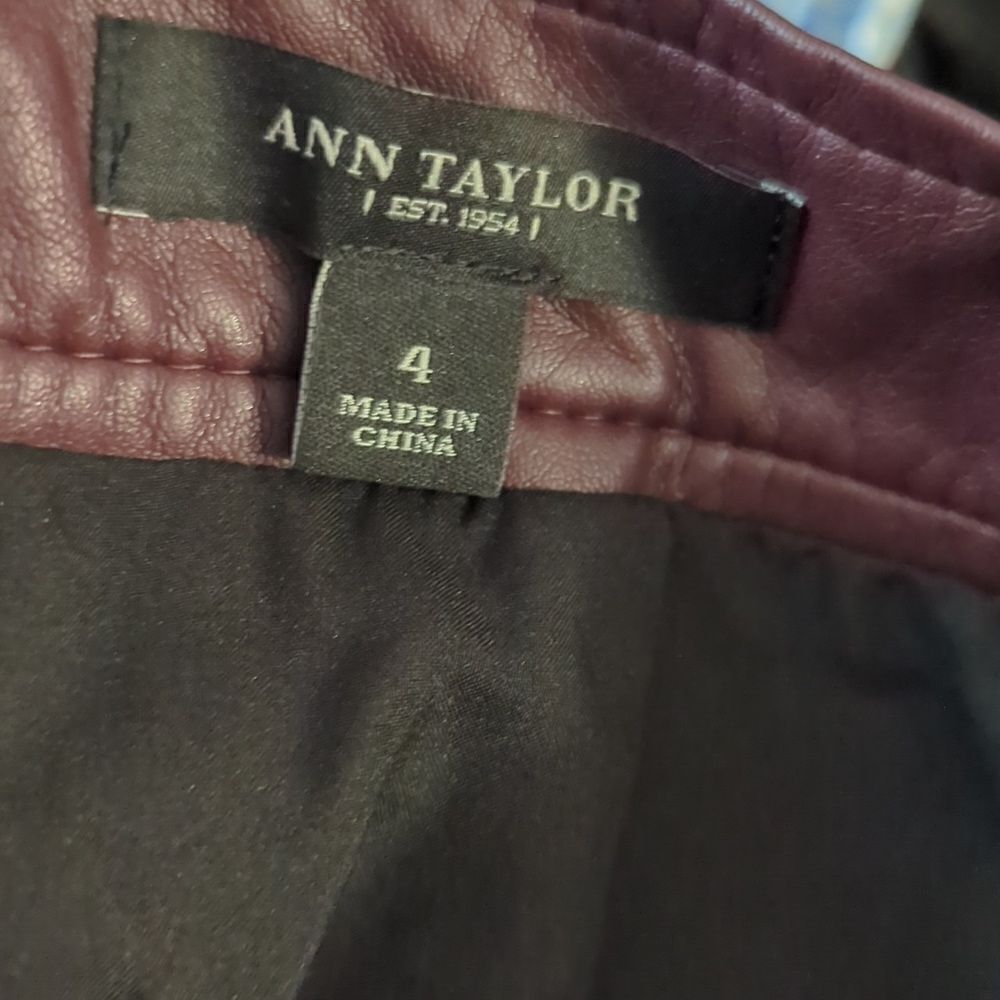Ann Taylor Burgundy and Black Faux Leather Pencil Skirt - Picture 6 of 6